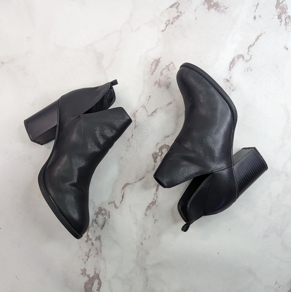 SALE LIMITED TIME Soda Booties Black Ankle Boots Zipper Chain Block Heel Pointed - Picture 9 of 9
